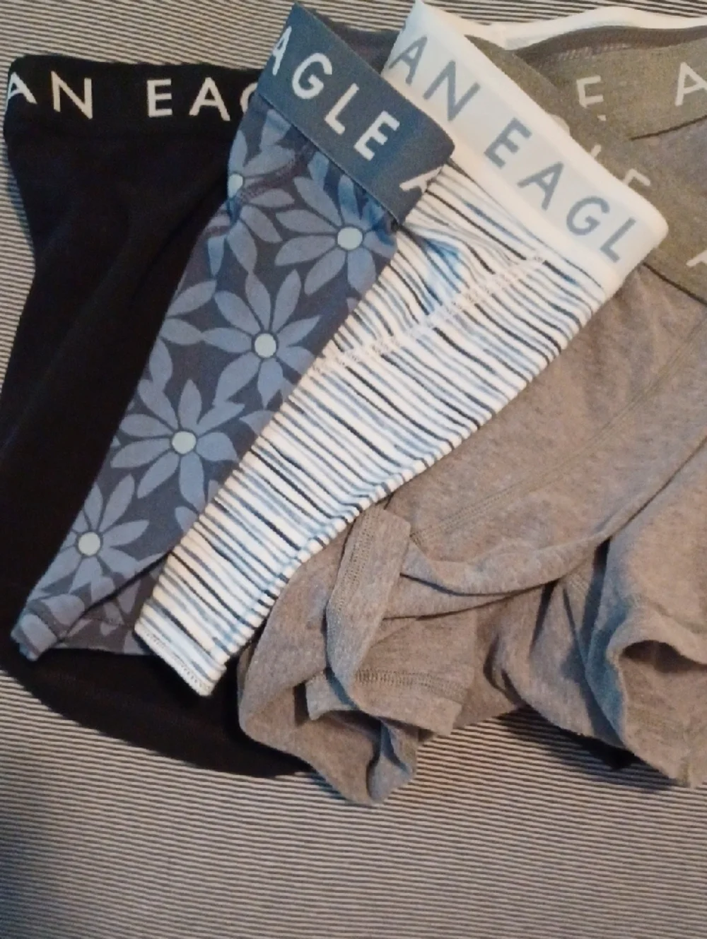 -- 4 American Eagle Outfitters Grey Boxers, Branded Waistband Men's XL Cotton